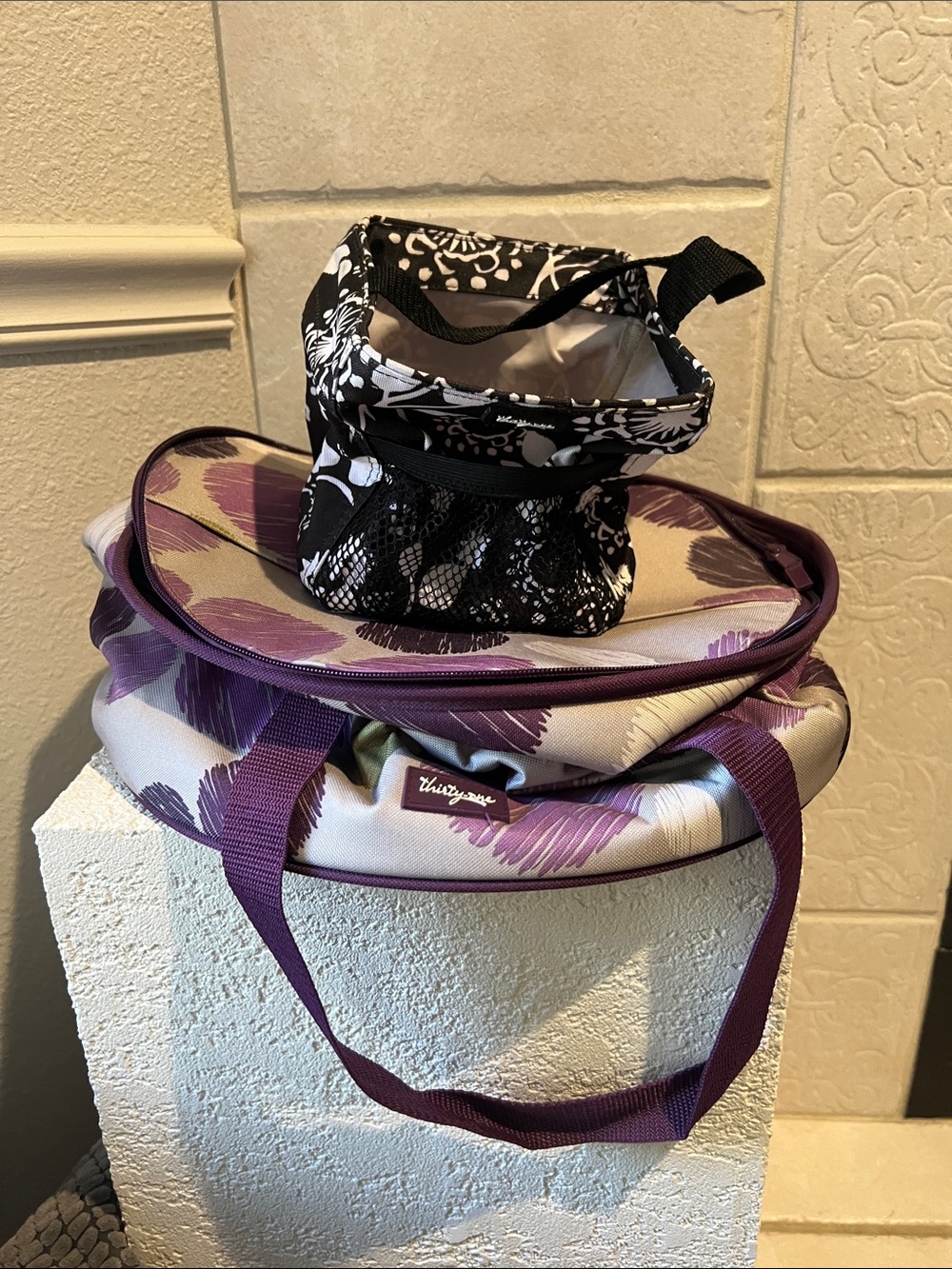 2 Thirty-one L insulated round carry tote for hot/cold purple + S blk carry tote